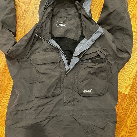 Palace Bello Windbreaker- Men’s Large- gray - very good condition. - Picture 9 of 11